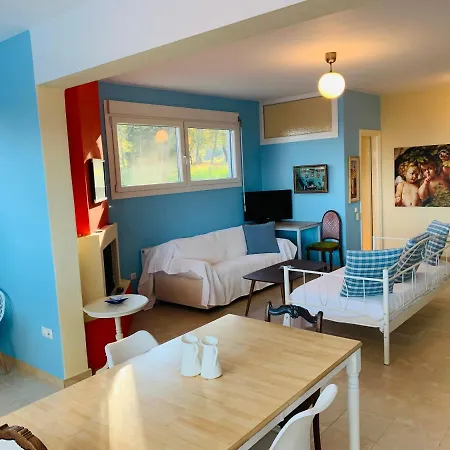 Beachfront Olympus Villa - Bright & Sunny Retreats *