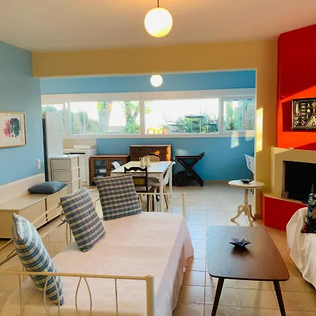 Beachfront Olympus Villa - Bright & Sunny Retreats Holiday home